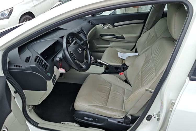 Used Honda Civic 2014 1.8L automatic luxury edition Left Front Seat