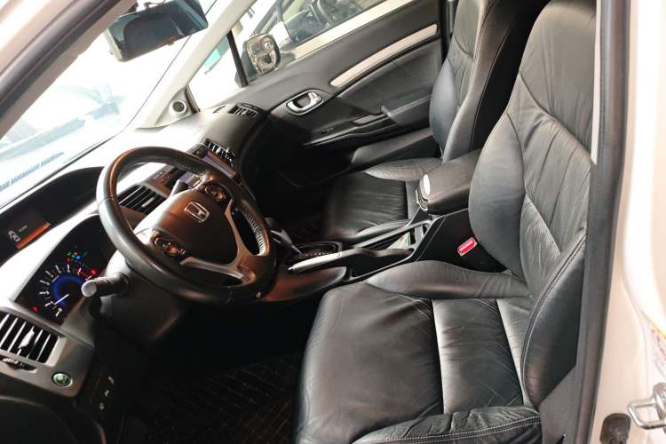 Used Honda Civic 2014 1.8L automatic luxury edition Left Front Seat