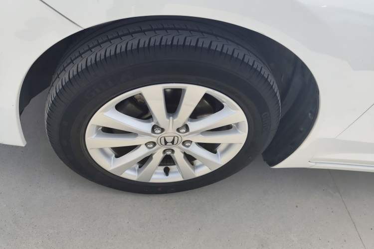 Used Honda Civic 2014 1.8L Automatic Classic Edition Left Front Wheel Hub
