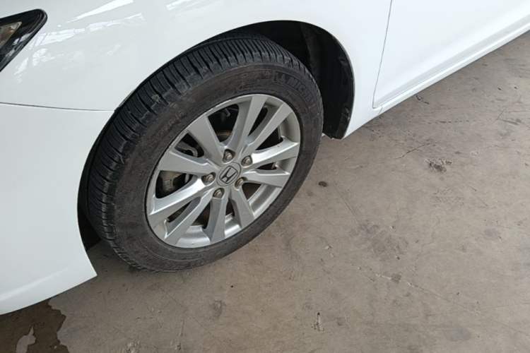 Used Honda Civic 2014 1.8L Automatic Classic Edition Left Front Wheel Hub