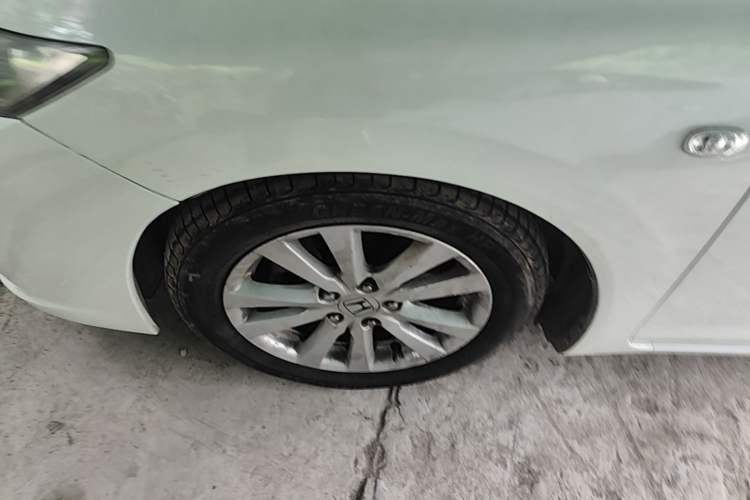 Used Honda Civic 2014 1.8L automatic comfort version Left Front Wheel Hub