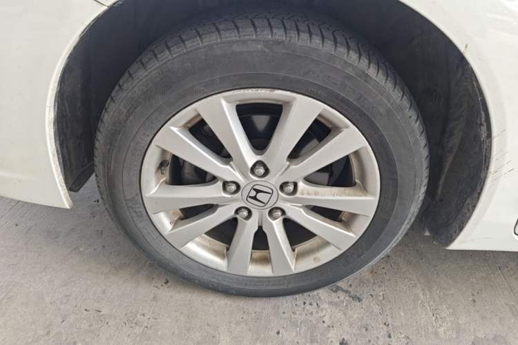 Used Honda Civic 2014 1.8L automatic comfort version Left Front Wheel Hub