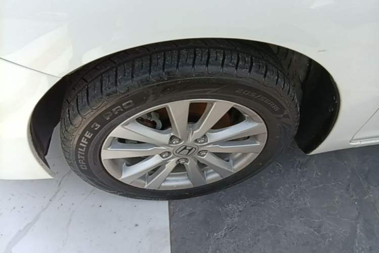 Used Honda Civic 2014 1.8L Automatic Classic Edition Left Front Wheel Hub