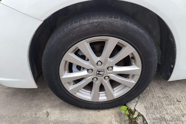 Used Honda Civic 2014 1.8L automatic comfort version Left Front Wheel Hub