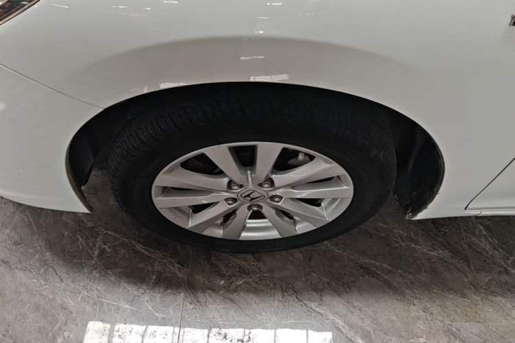 Used Honda Civic 2014 1.8L Automatic Classic Edition Left Front Wheel Hub