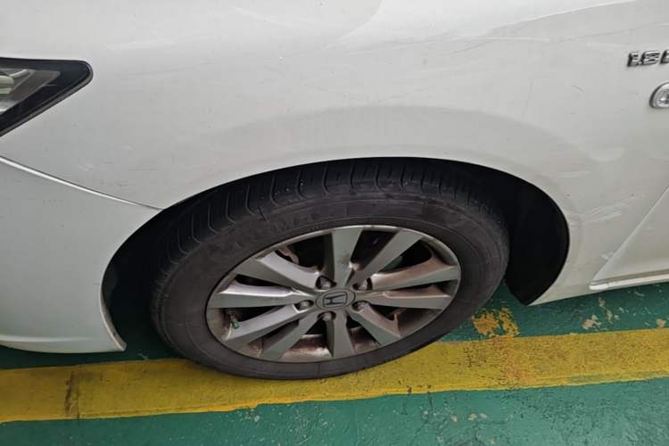 Used Honda Civic 2014 1.8L automatic comfort version Left Front Wheel Hub