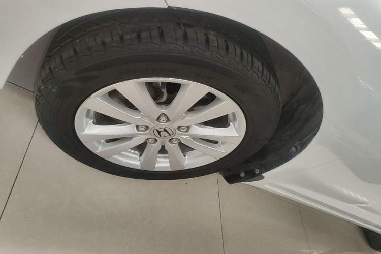 Used Honda Civic 2014 1.8L automatic comfort version Left Front Wheel Hub