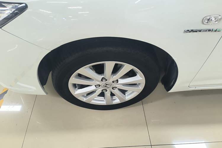 Used Honda Civic 2014 1.8L automatic comfort version Left Front Wheel Hub