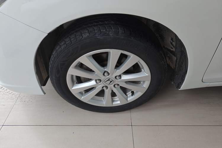 Used Honda Civic 2014 1.8L automatic comfort version Left Front Wheel Hub