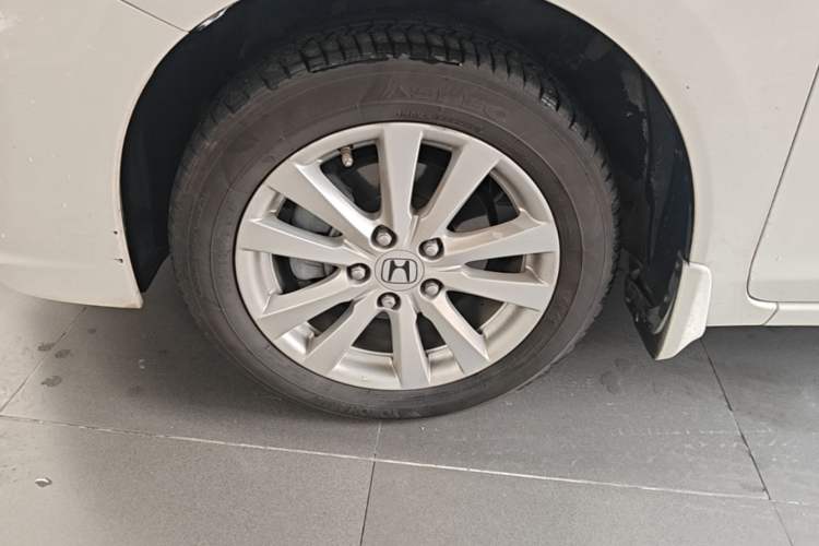 Used Honda Civic 2014 1.8L Automatic Classic Edition Left Front Wheel Hub
