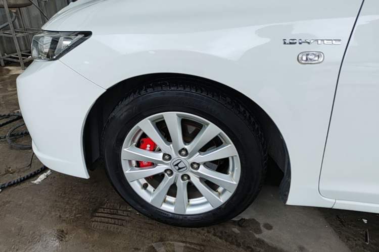 Used Honda Civic 2014 1.8L automatic comfort version Left Front Wheel Hub