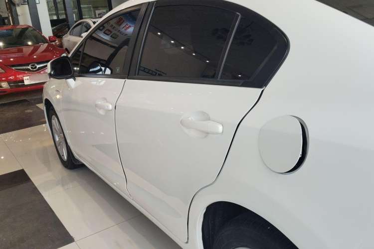 Used Honda Civic 2014 1.8L Automatic Classic Edition Left Side