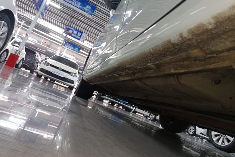 Used Honda Civic 2014 1.8L Automatic Classic Edition Left Side Sill