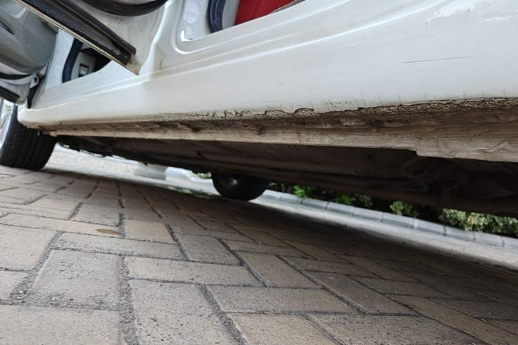 Used Honda Civic 2014 1.8L Automatic Classic Edition Left Side Sill