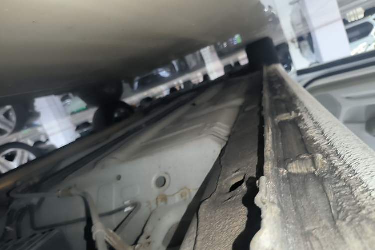 Used Honda Civic 2014 1.8L automatic comfort version Left Side Sill