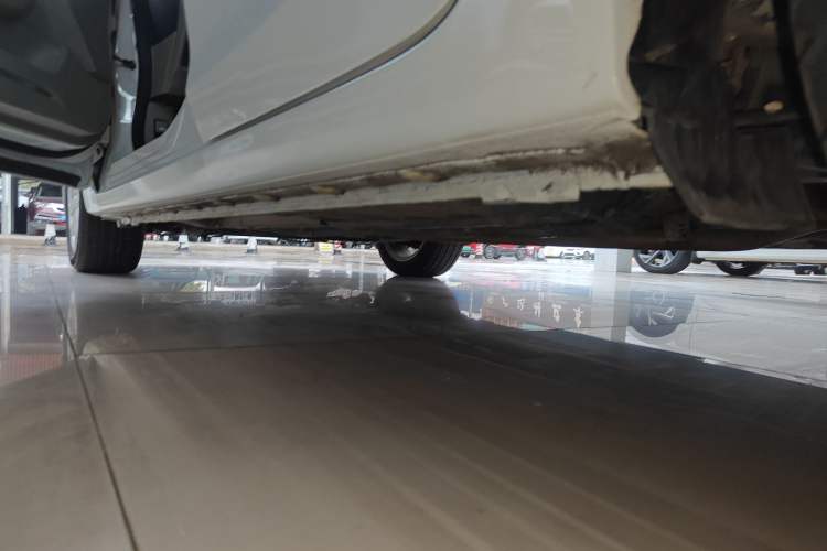 Used Honda Civic 2014 1.8L automatic comfort version Left Side Sill