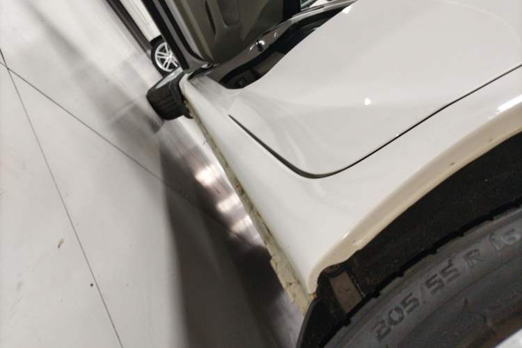Used Honda Civic 2014 1.8L Automatic Classic Edition Left Side Sill