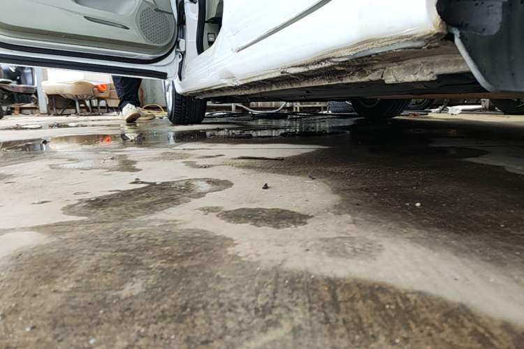 Used Honda Civic 2014 1.8L automatic comfort version Left Side Sill