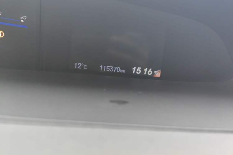 Used Honda Civic 2014 1.8L automatic luxury edition Odometer Close Up