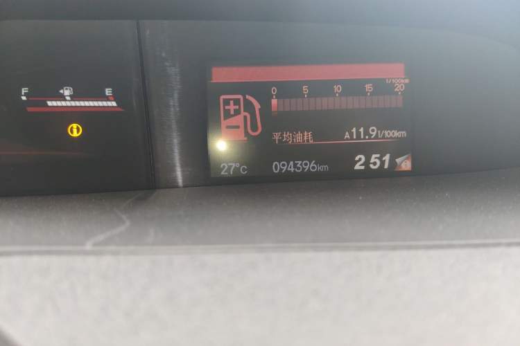 Used Honda Civic 2014 2.4L manual Si Odometer Close Up