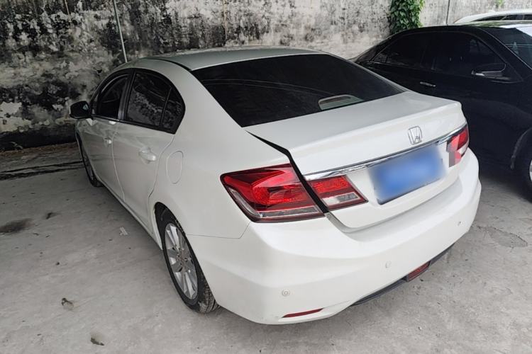Used Honda Civic 2014 1.8L automatic comfort version Rear Left 45 Deg