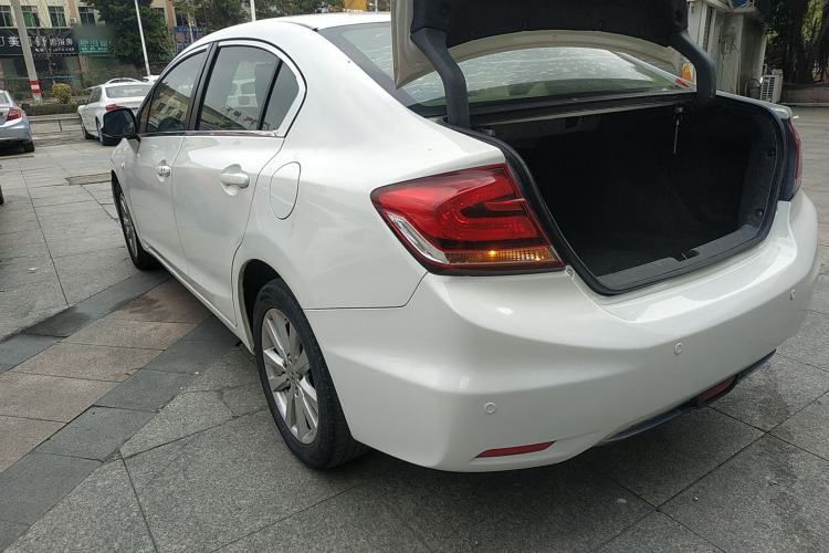 Used Honda Civic 2014 1.8L automatic comfort version Rear Left 45 Deg