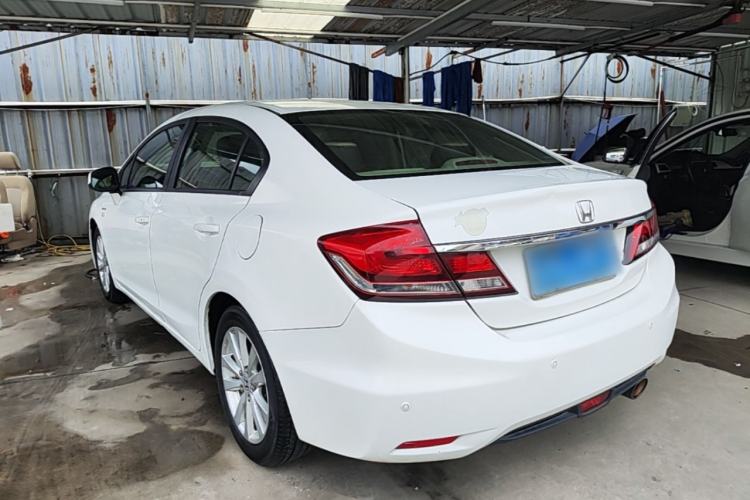 Used Honda Civic 2014 1.8L automatic comfort version Rear Left 45 Deg