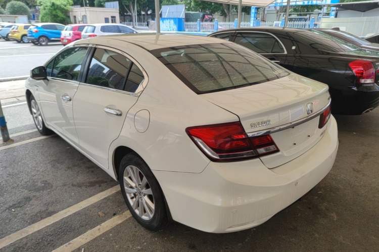 Used Honda Civic 2014 1.8L automatic comfort version Rear Left 45 Deg