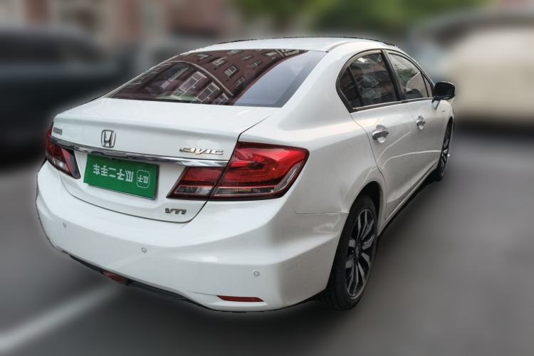 Used Honda Civic 2014 1.8L automatic luxury edition Rear Right 45 Deg
