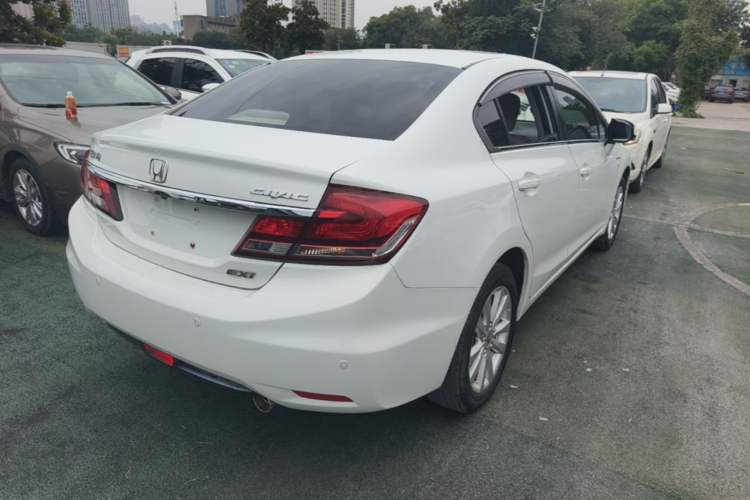 Used Honda Civic 2014 1.8L automatic comfort version Rear Right 45 Deg