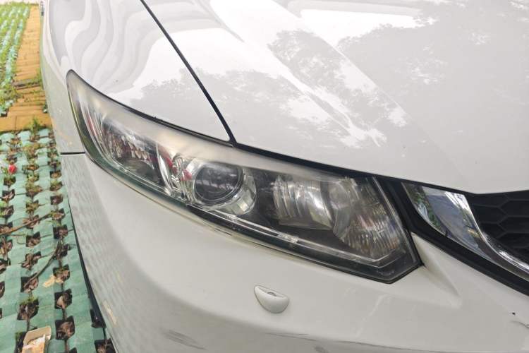 Used Honda Civic 2014 1.8L automatic luxury edition Right Front Headlight