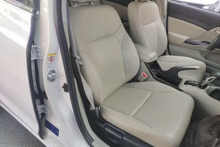 Used Honda Civic 2014 1.8L Automatic Classic Edition Right Front Seat