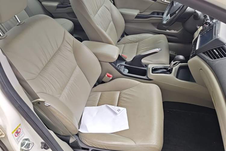 Used Honda Civic 2014 1.8L automatic luxury edition Right Front Seat