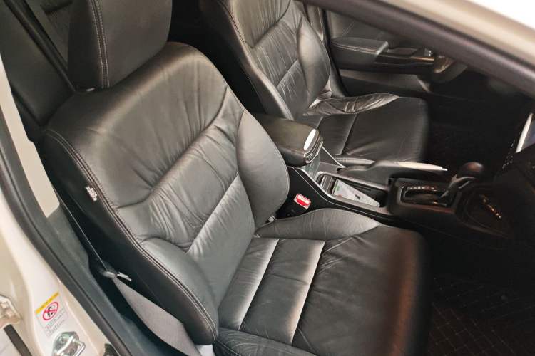 Used Honda Civic 2014 1.8L automatic luxury edition Right Front Seat