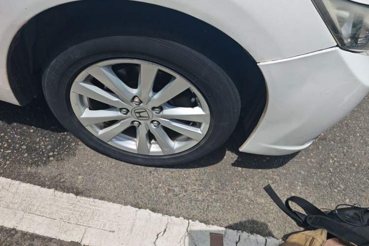 Used Honda Civic 2014 1.8L automatic comfort version Right Front Wheel Hub