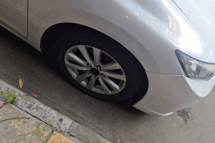 Used Honda Civic 2014 1.8L automatic comfort version Right Front Wheel Hub