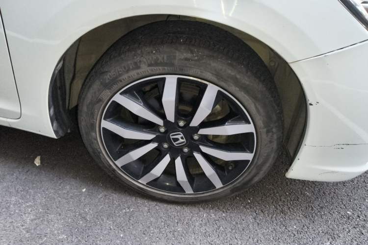 Used Honda Civic 2014 1.8L automatic luxury edition Right Front Wheel Hub