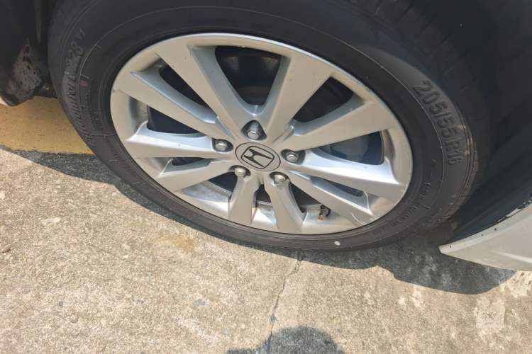 Used Honda Civic 2014 1.8L automatic comfort version Right Front Wheel Hub