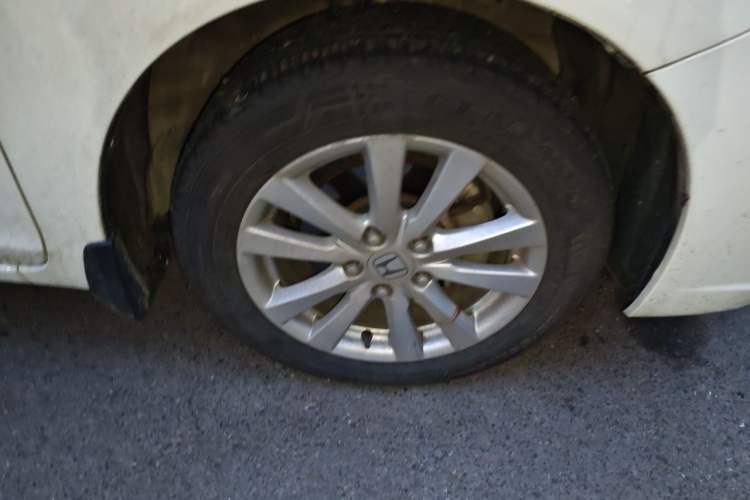Used Honda Civic 2014 1.8L Automatic Classic Edition Right Front Wheel Hub
