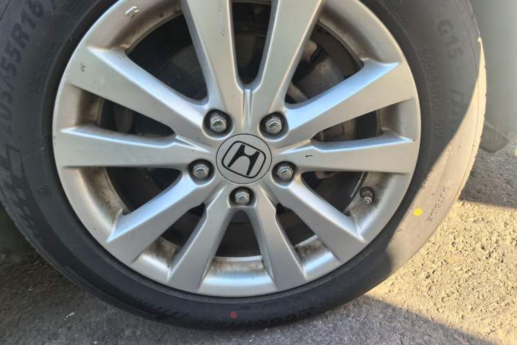 Used Honda Civic 2014 1.8L manual Comfort version Right Front Wheel Hub