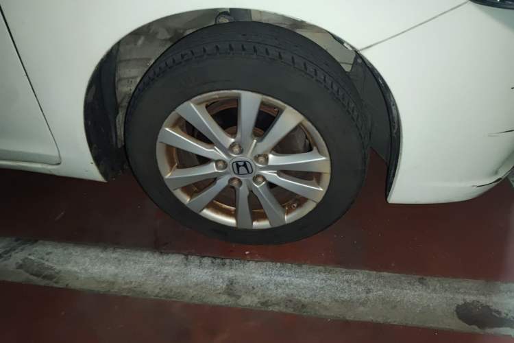 Used Honda Civic 2014 1.8L automatic comfort version Right Front Wheel Hub