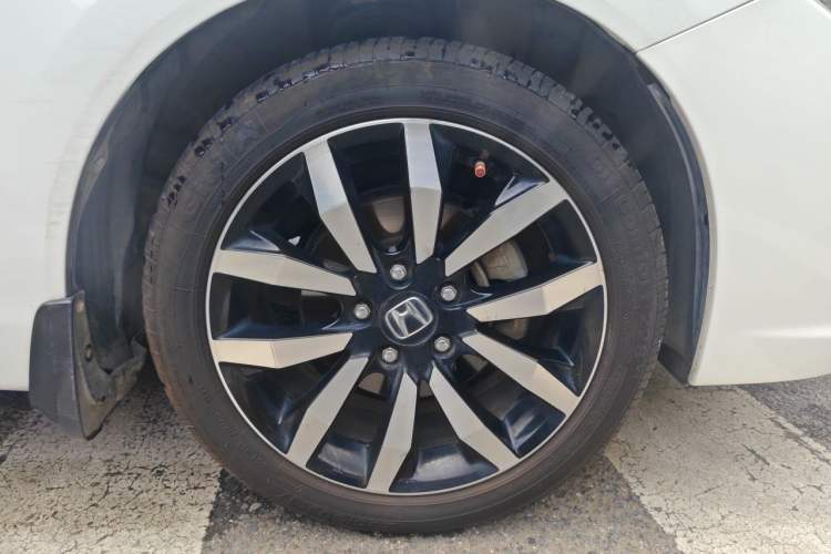 Used Honda Civic 2014 1.8L automatic luxury edition Right Front Wheel Hub