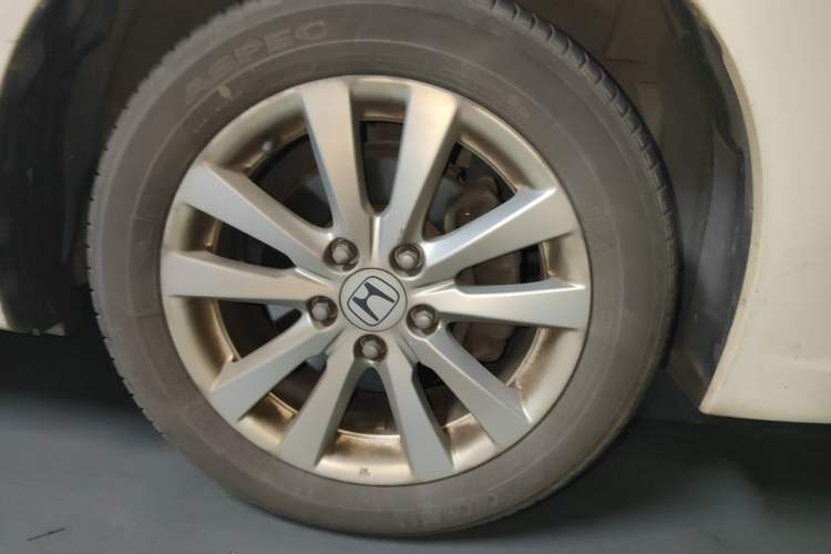 Used Honda Civic 2014 1.8L automatic comfort version Right Front Wheel Hub