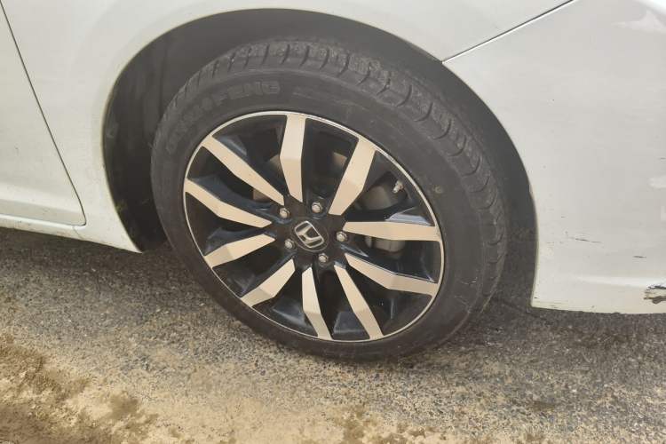 Used Honda Civic 2014 1.8L automatic luxury edition Right Front Wheel Hub
