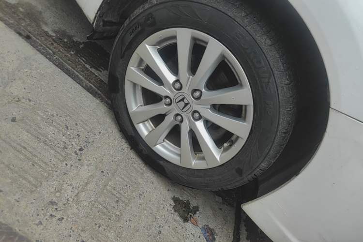 Used Honda Civic 2014 1.8L automatic comfort version Right Front Wheel Hub