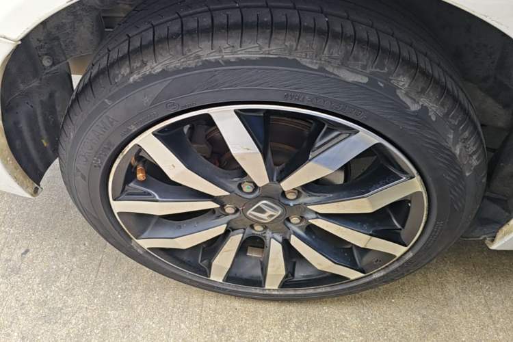 Used Honda Civic 2014 1.8L automatic luxury edition Right Rear Wheel Hub