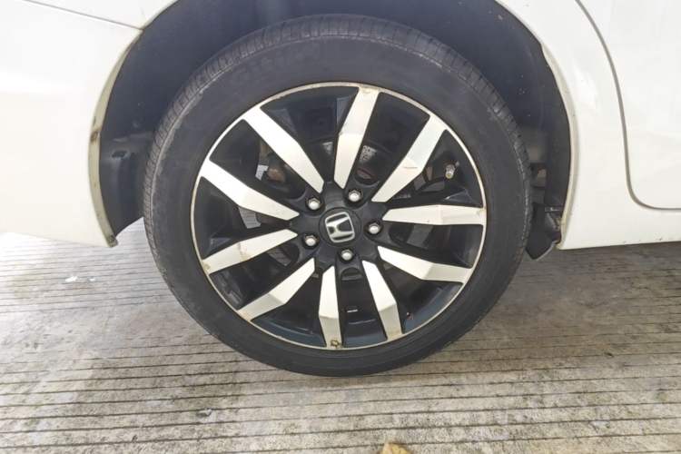 Used Honda Civic 2014 1.8L automatic luxury edition Right Rear Wheel Hub