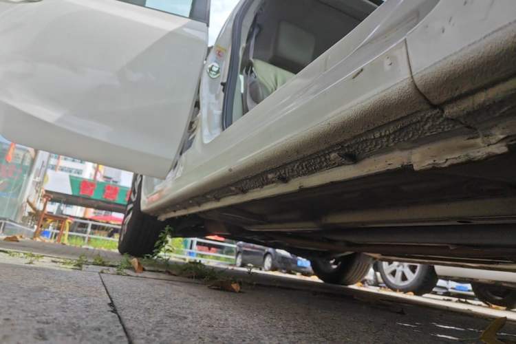 Used Honda Civic 2014 1.8L automatic luxury edition Right Side Sill