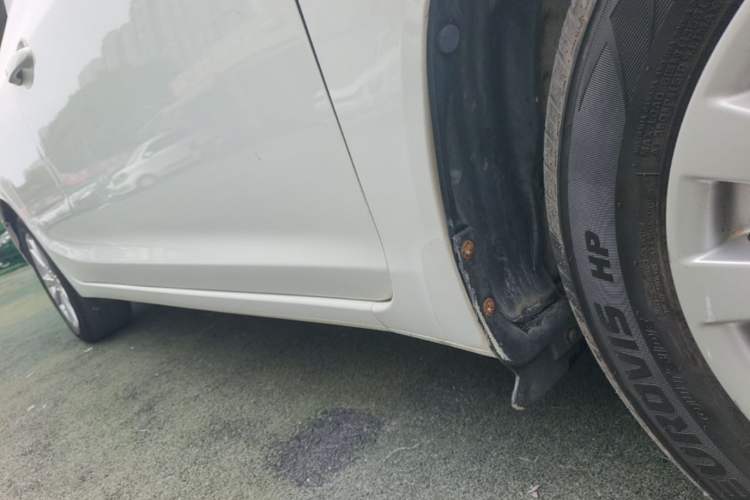 Used Honda Civic 2014 1.8L automatic comfort version Right Side Sill