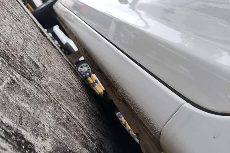 Used Honda Civic 2014 1.8L automatic comfort version Right Side Sill